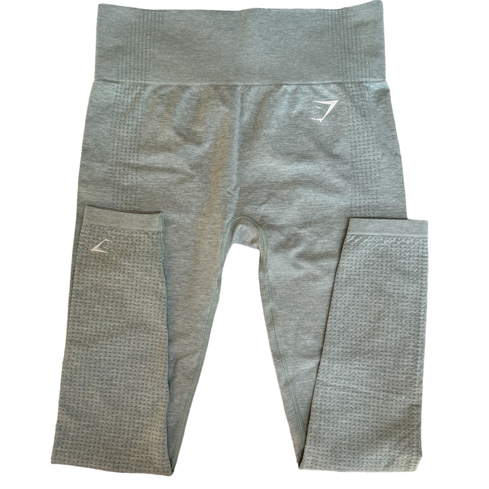 Gym shark leggings